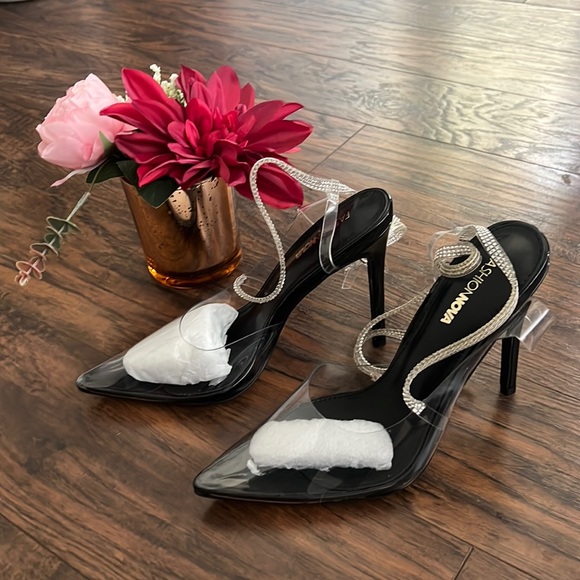 NWT fashion nova sparkle and shine embellished clear pumps black size 8 - Picture 4 of 7